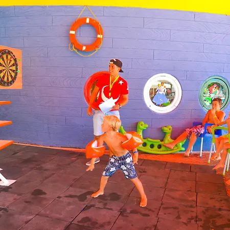 Ark And ホテル 3*